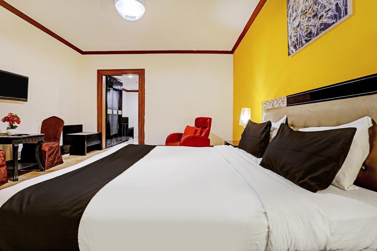 Townhouse 809 Royal Palms Hotel - Rose Collection ムンバイ エクステリア 写真