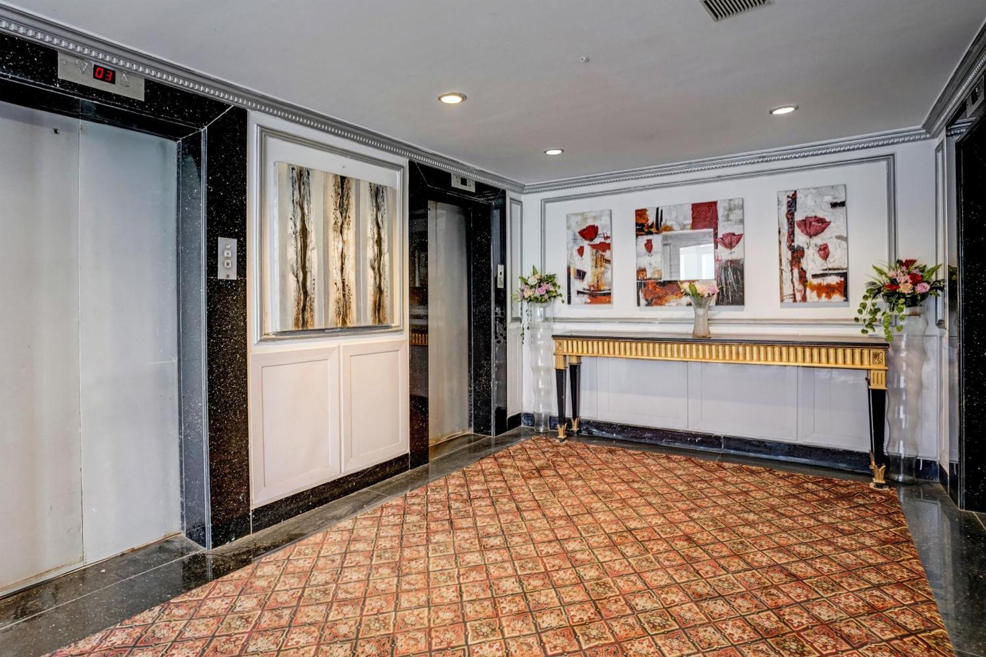 Townhouse 809 Royal Palms Hotel - Rose Collection ムンバイ エクステリア 写真