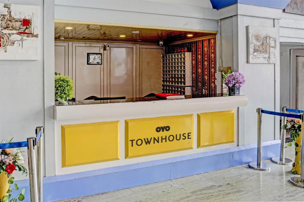 Townhouse 809 Royal Palms Hotel - Rose Collection ムンバイ エクステリア 写真