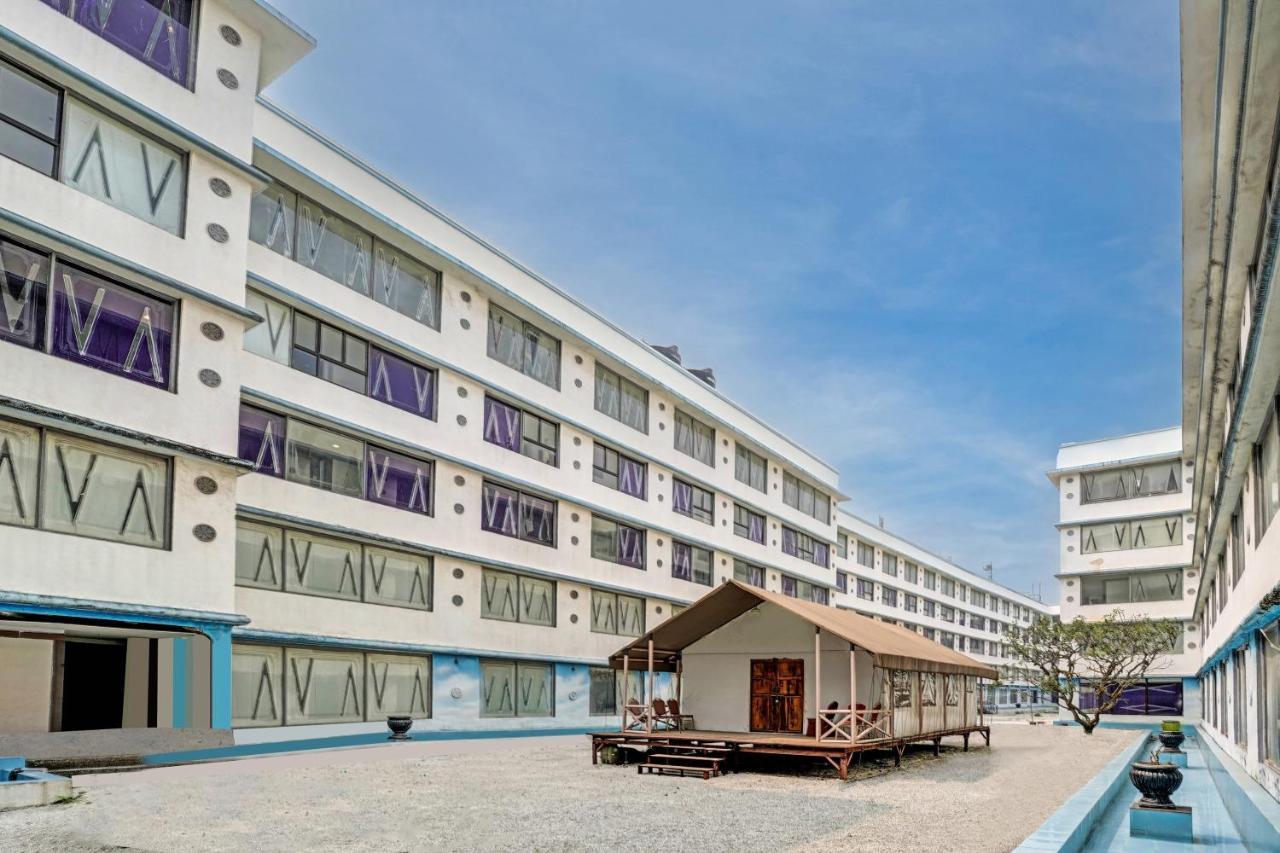 Townhouse 809 Royal Palms Hotel - Rose Collection ムンバイ エクステリア 写真