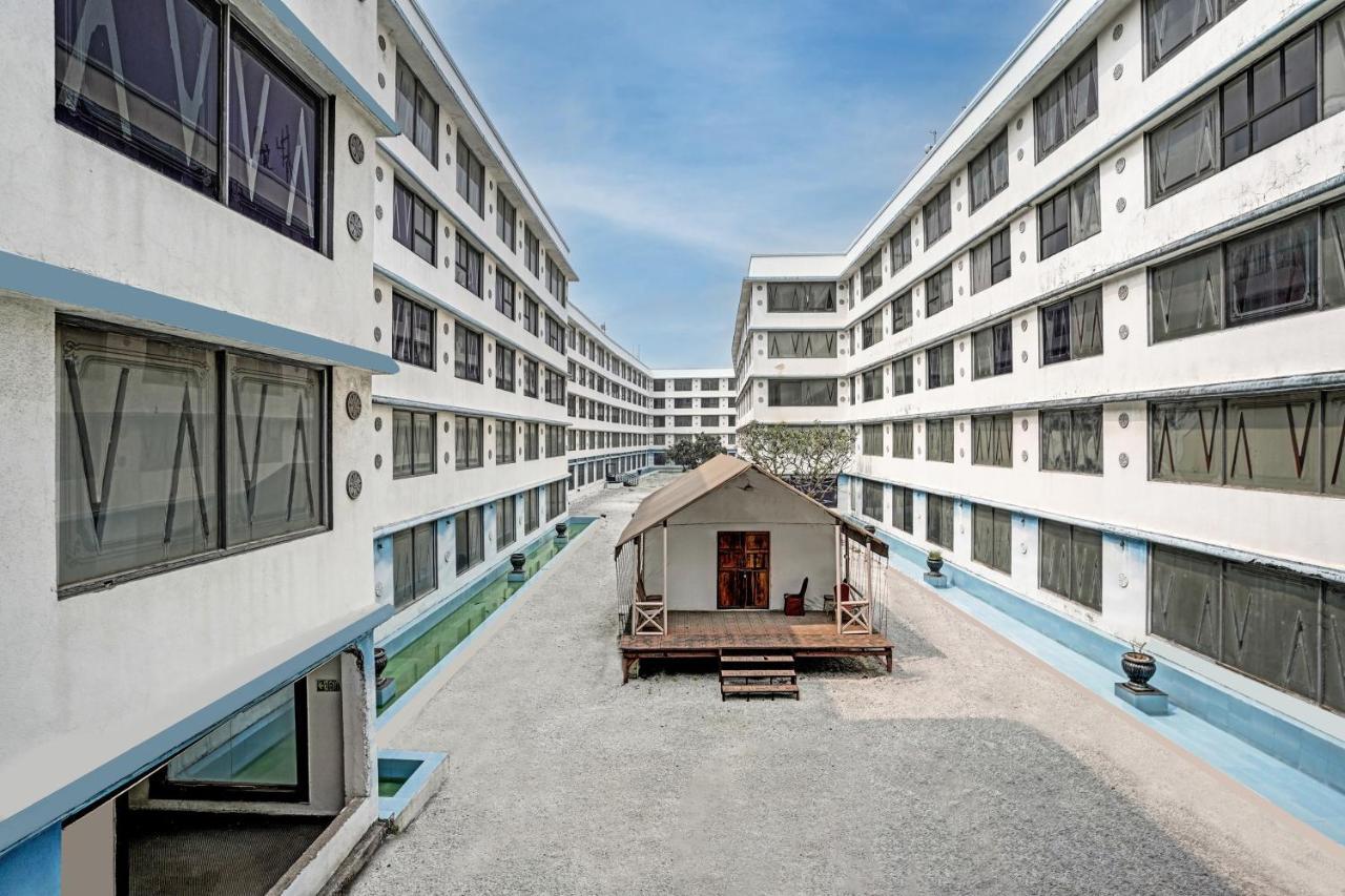Townhouse 809 Royal Palms Hotel - Rose Collection ムンバイ エクステリア 写真