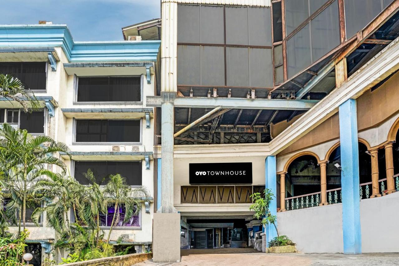 Townhouse 809 Royal Palms Hotel - Rose Collection ムンバイ エクステリア 写真
